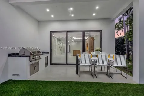 1223 SW 12th Court Miami FL 33135