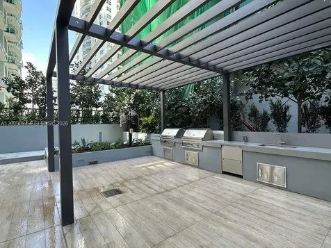 77 SE 5th Street Miami FL 33131