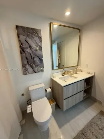 77 SE 5th Street Miami FL 33131