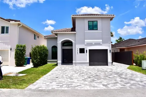 7963 NW 195th Terrace Hialeah FL 33015