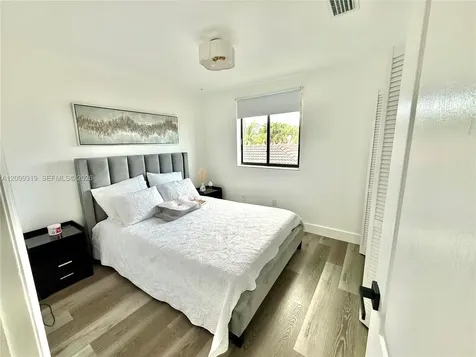 7963 NW 195th Terrace Hialeah FL 33015