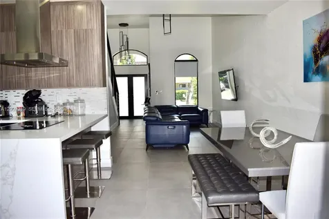 7963 NW 195th Terrace Hialeah FL 33015