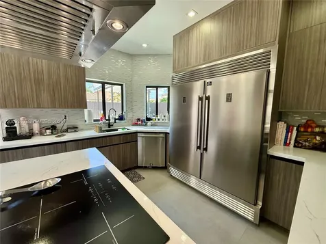 7963 NW 195th Terrace Hialeah FL 33015