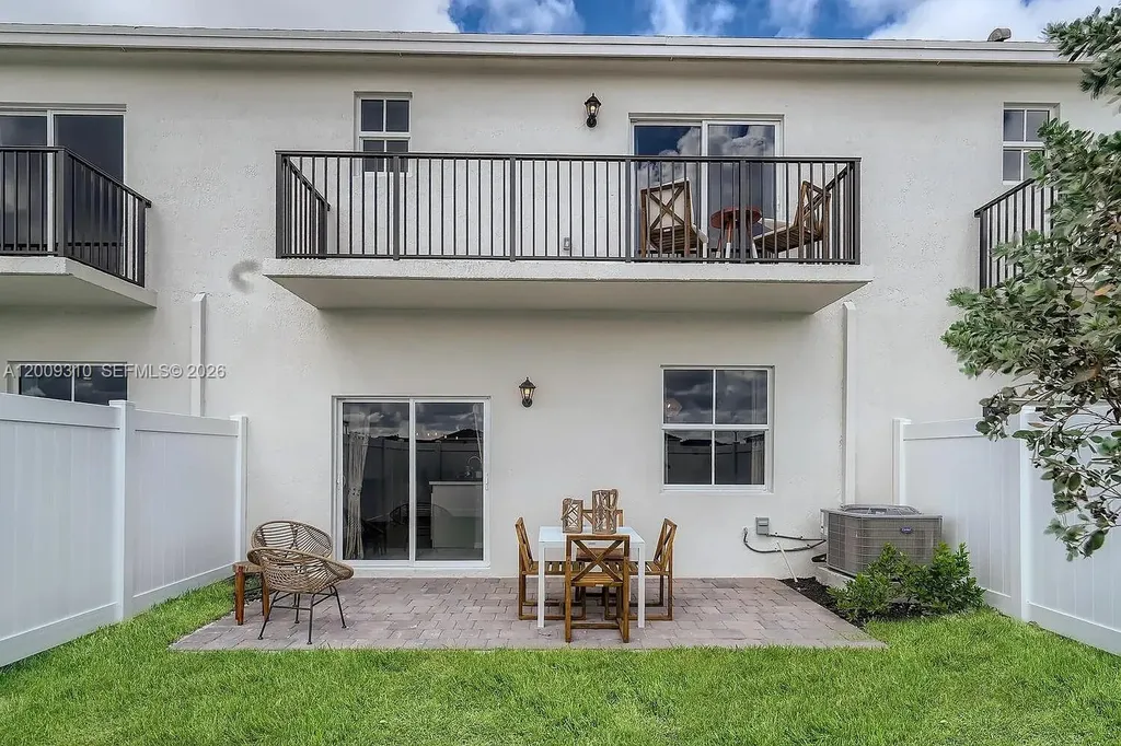 1676 SE 8th Avenue Homestead FL 33034