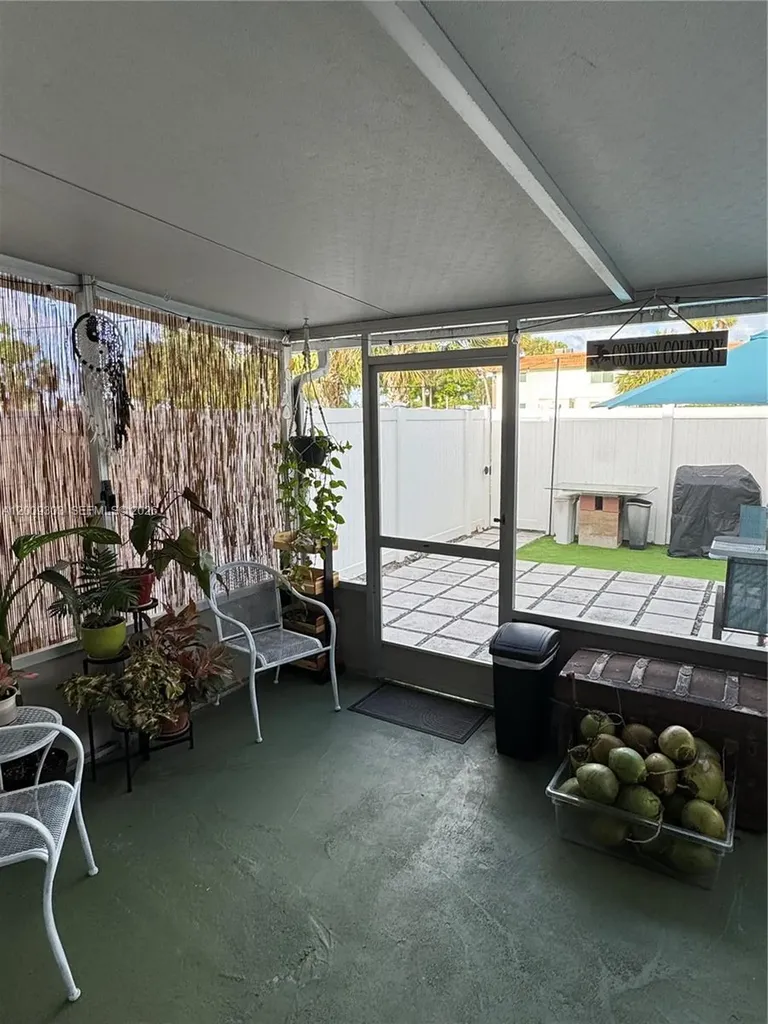 3924 SW 67th Terrace Davie FL 33314