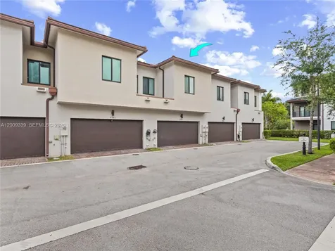 8382 NW 51st Terrace Doral FL 33166