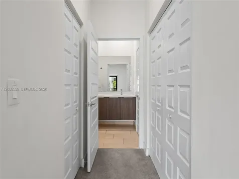 8382 NW 51st Terrace Doral FL 33166