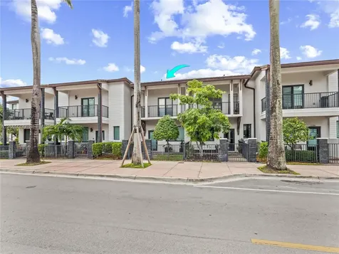 8382 NW 51st Terrace Doral FL 33166