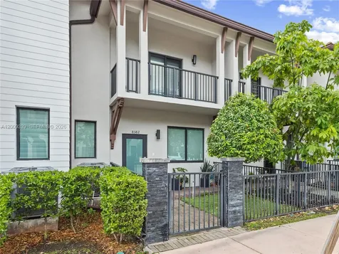 8382 NW 51st Terrace Doral FL 33166