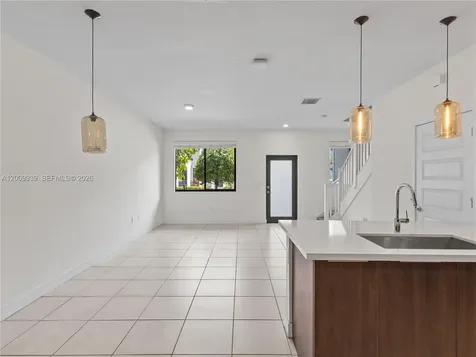 8382 NW 51st Terrace Doral FL 33166