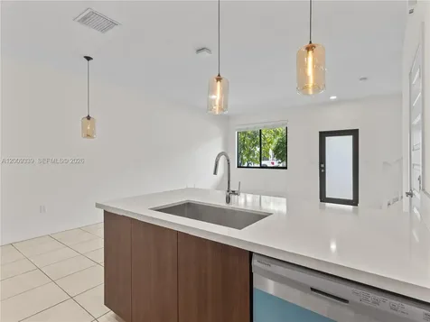 8382 NW 51st Terrace Doral FL 33166