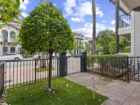 8382 NW 51st Terrace Doral FL 33166