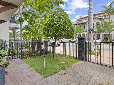8382 NW 51st Terrace Doral FL 33166
