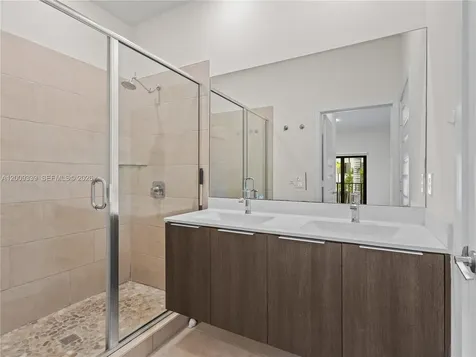 8382 NW 51st Terrace Doral FL 33166