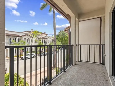 8382 NW 51st Terrace Doral FL 33166