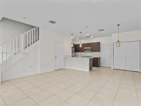 8382 NW 51st Terrace Doral FL 33166