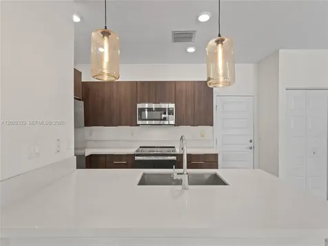 8382 NW 51st Terrace Doral FL 33166
