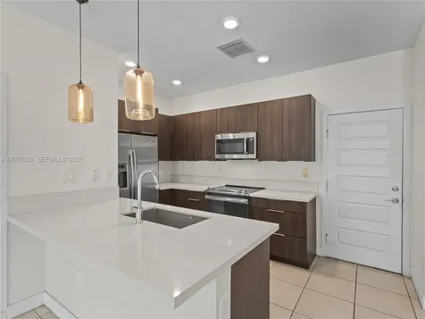 8382 NW 51st Terrace Doral FL 33166