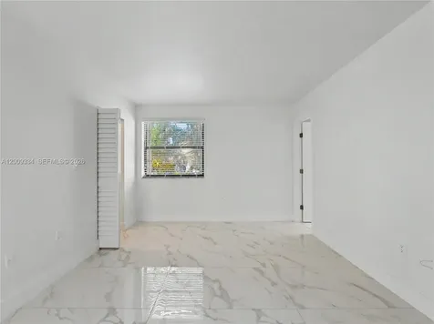 10010 NW 9th Street Circle Miami FL 33172