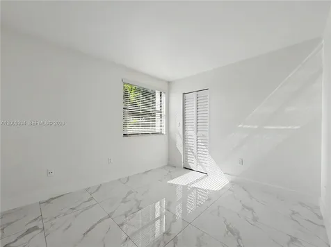 10010 NW 9th Street Circle Miami FL 33172