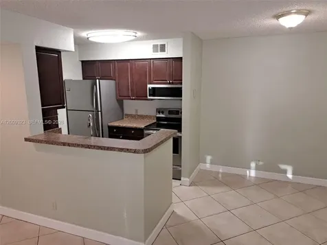 2796 S University Drive Davie FL 33328