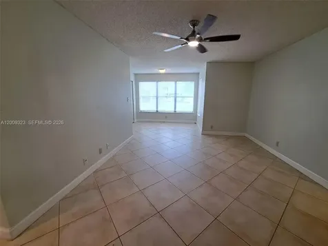 2796 S University Drive Davie FL 33328