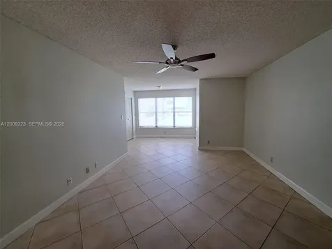 2796 S University Drive Davie FL 33328
