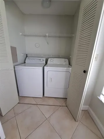 2796 S University Drive Davie FL 33328
