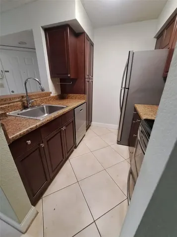 2796 S University Drive Davie FL 33328