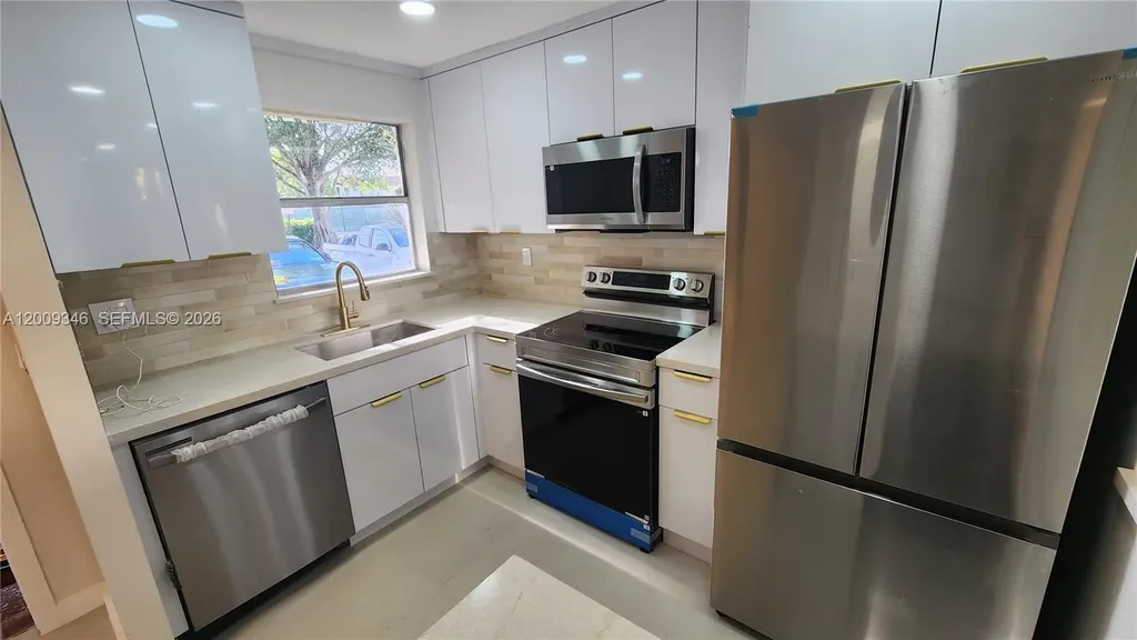 2711 N Pine Island Road Sunrise FL 33322