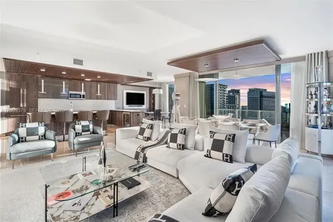 88 SW 7th Street Miami FL 33130