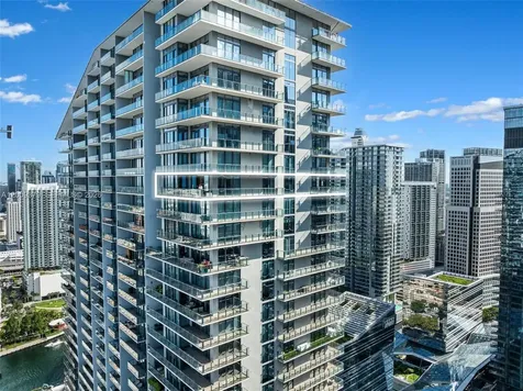 88 SW 7th Street Miami FL 33130