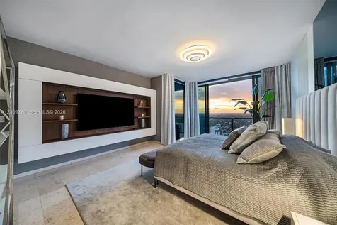 88 SW 7th Street Miami FL 33130