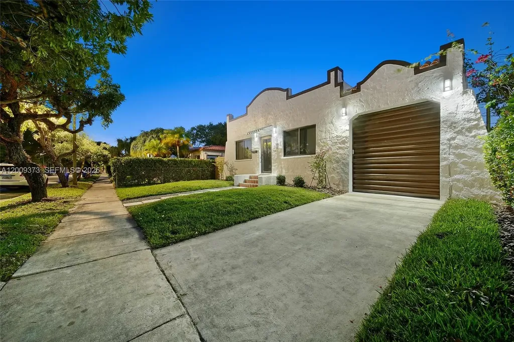 1925 SW 23rd Street Miami FL 33145