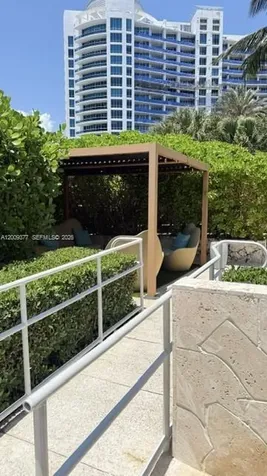 5875 Collins Avenue Miami Beach FL 33140