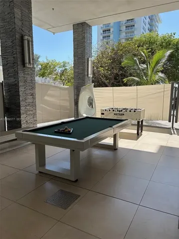 5875 Collins Avenue Miami Beach FL 33140