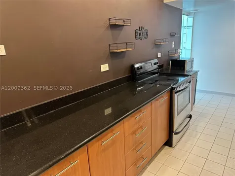 6039 Collins Avenue Miami Beach FL 33140