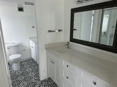 6039 Collins Avenue Miami Beach FL 33140