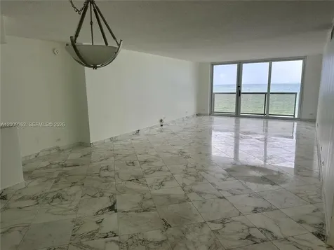 6039 Collins Avenue Miami Beach FL 33140