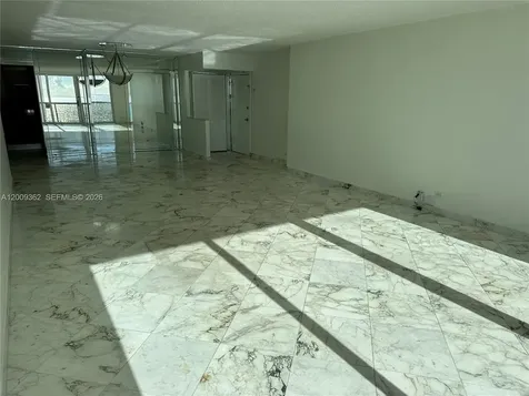 6039 Collins Avenue Miami Beach FL 33140