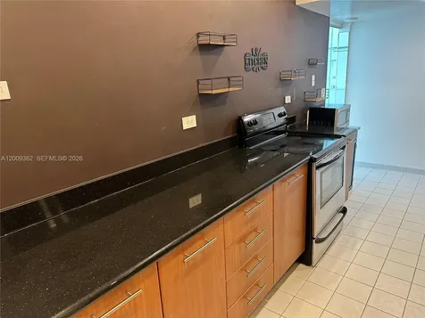 6039 Collins Avenue Miami Beach FL 33140
