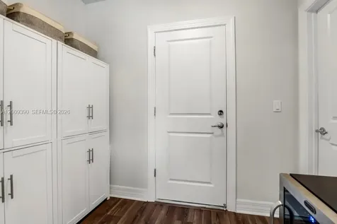 2981 Shortleaf Avenue Oakland Park FL 33311