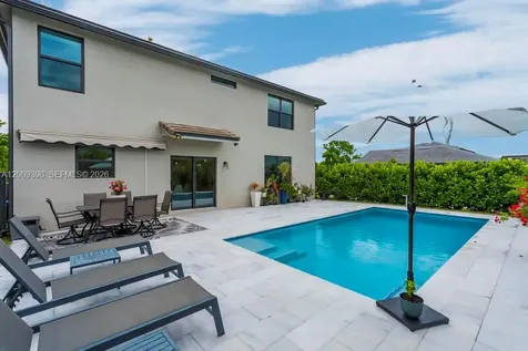2981 Shortleaf Avenue Oakland Park FL 33311