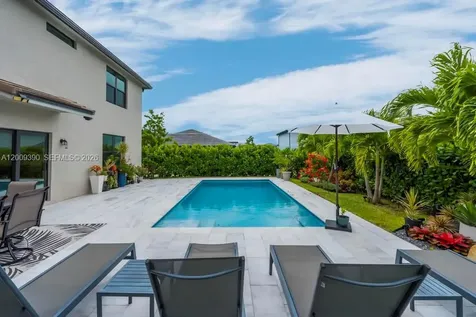 2981 Shortleaf Avenue Oakland Park FL 33311
