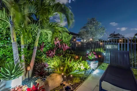 2981 Shortleaf Avenue Oakland Park FL 33311