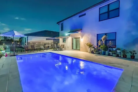 2981 Shortleaf Avenue Oakland Park FL 33311