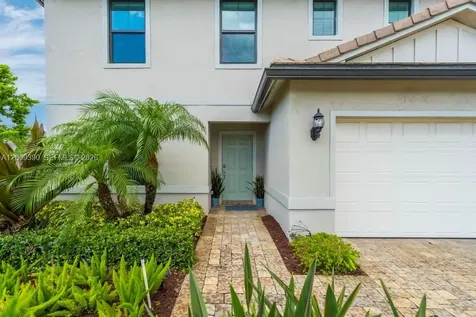 2981 Shortleaf Avenue Oakland Park FL 33311