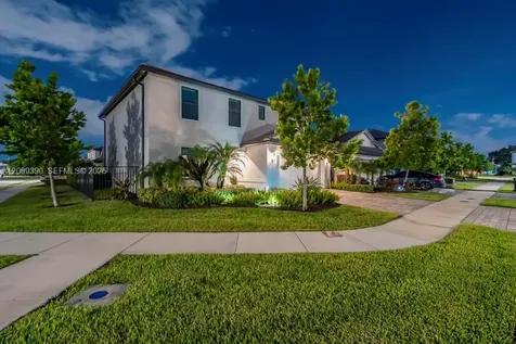 2981 Shortleaf Avenue Oakland Park FL 33311