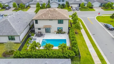2981 Shortleaf Avenue Oakland Park FL 33311