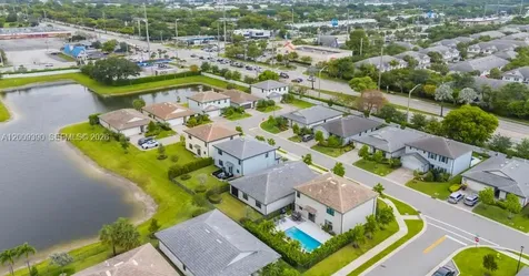 2981 Shortleaf Avenue Oakland Park FL 33311
